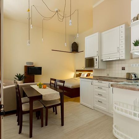 Family Buddha Apartment Будапеща Екстериор снимка