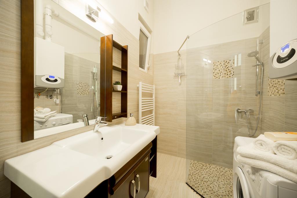 Family Buddha Apartment Будапеща Екстериор снимка