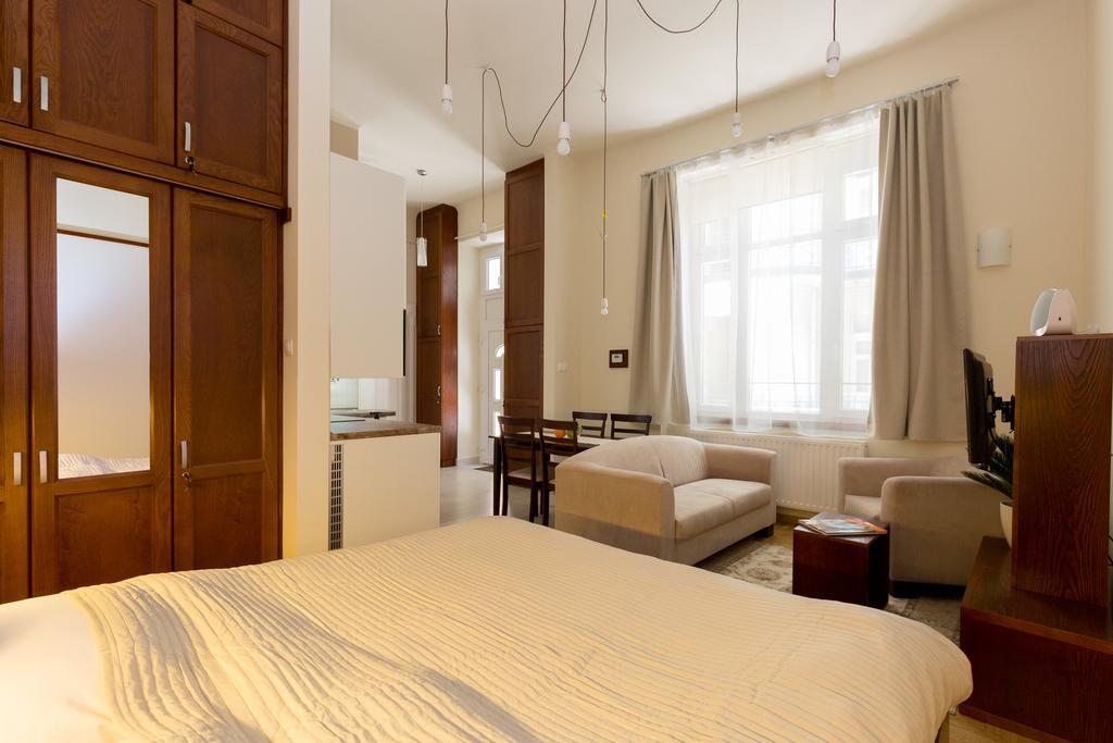 Family Buddha Apartment Будапеща Екстериор снимка