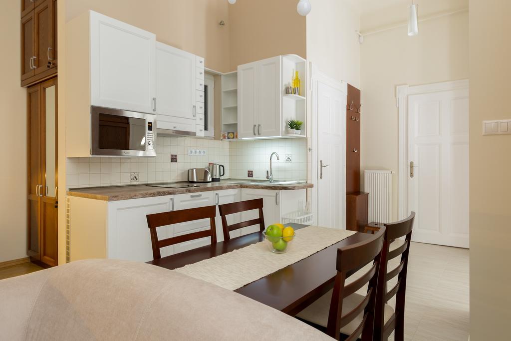 Family Buddha Apartment Будапеща Екстериор снимка