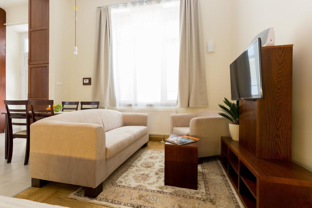 Family Buddha Apartment Будапеща Екстериор снимка